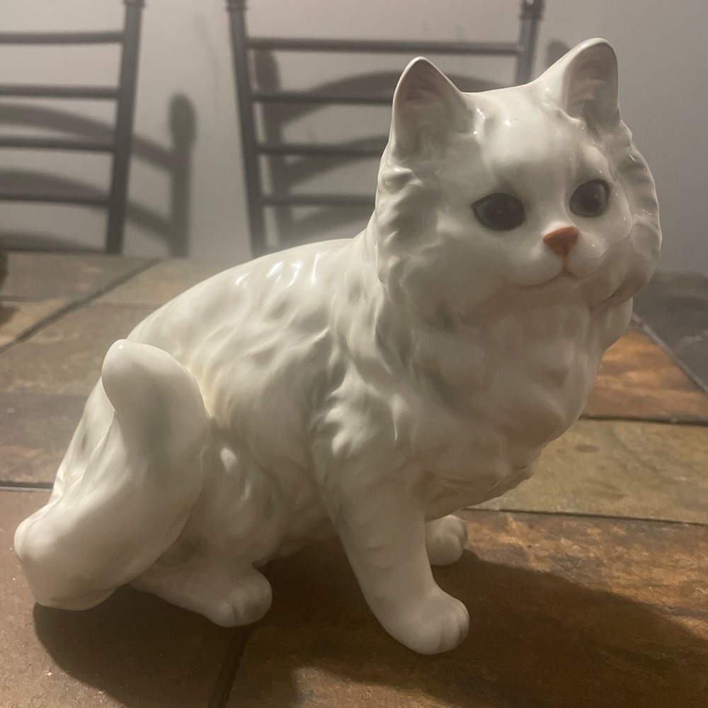 MCM Porcelain Persian Cat